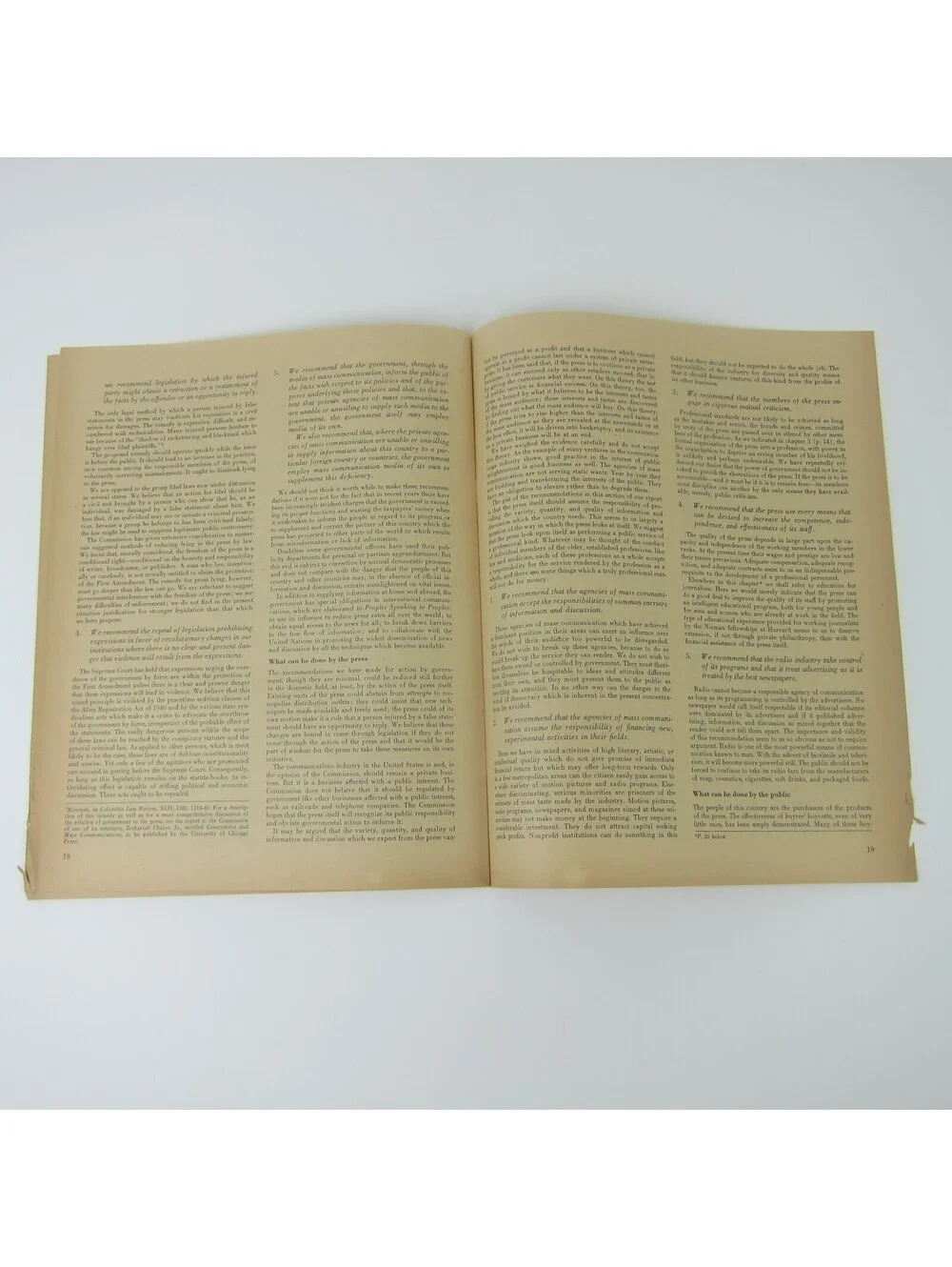 A Free & Responsible Press: A General Report on Mass Communication Vintage 1947